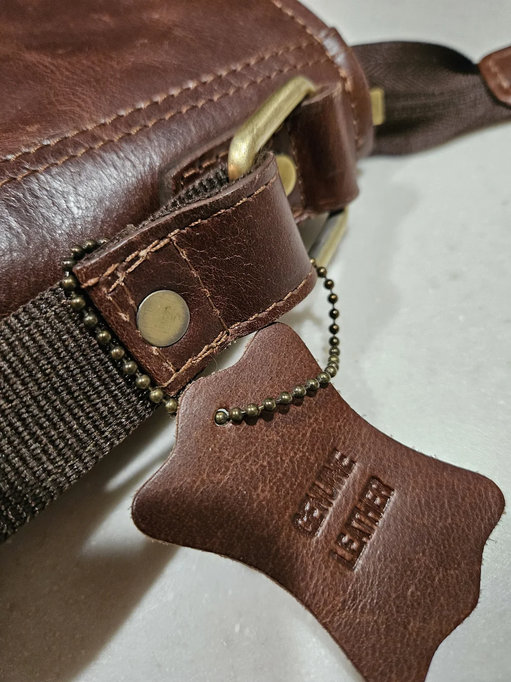 Leabag Unisex Detroit Shoulder Bag